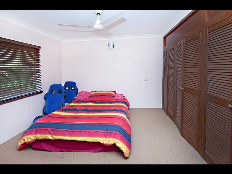 4/6 Crathern Close, Edge Hill QLD 4870