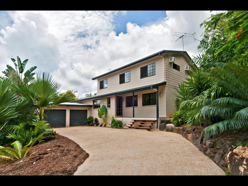 4 Forum Close, Mooroobool QLD 4870