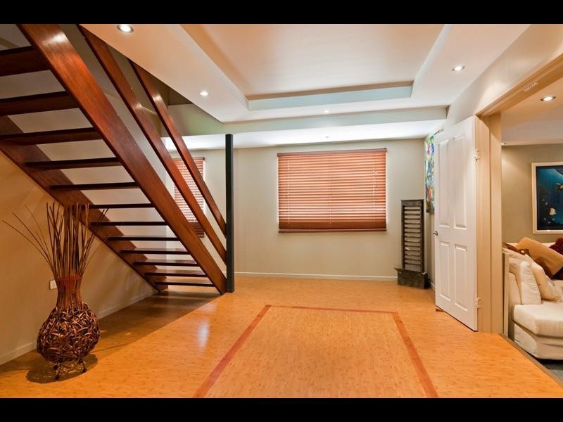 4 Forum Close, Mooroobool QLD 4870
