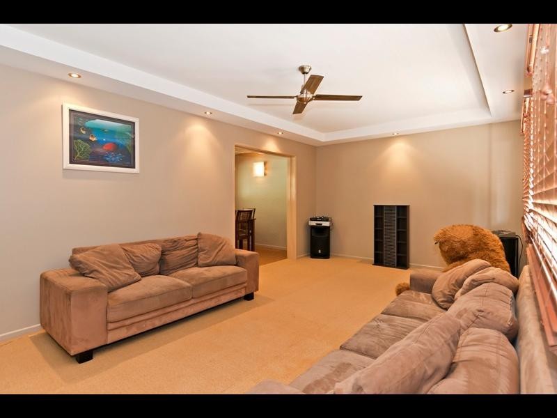 4 Forum Close, Mooroobool QLD 4870