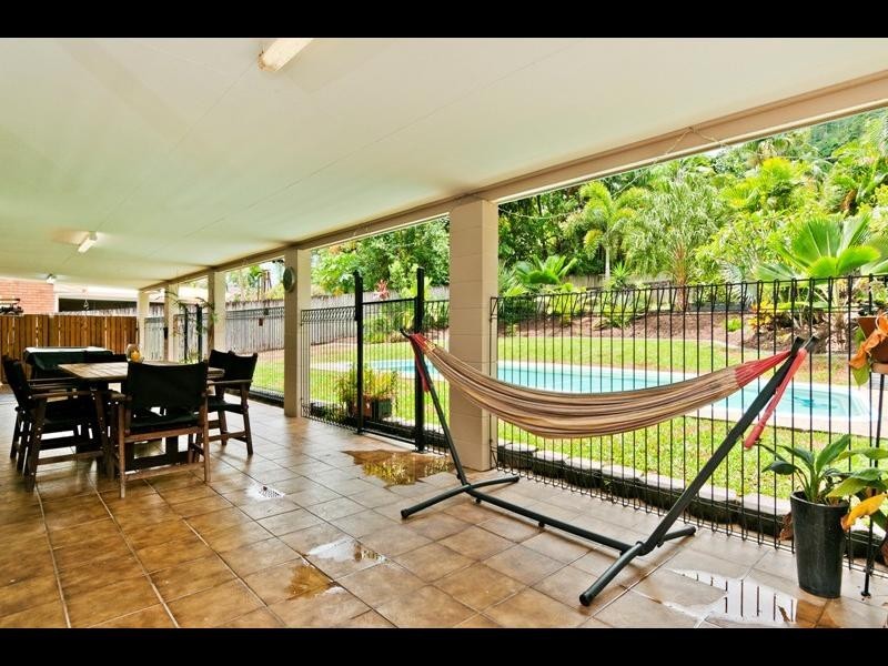 4 Forum Close, Mooroobool QLD 4870