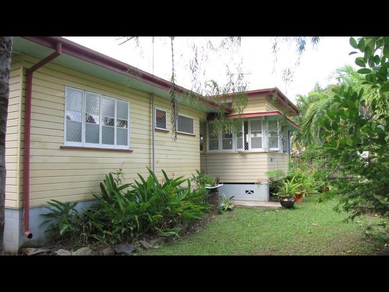 42 Lily Street, Cairns North QLD 4870