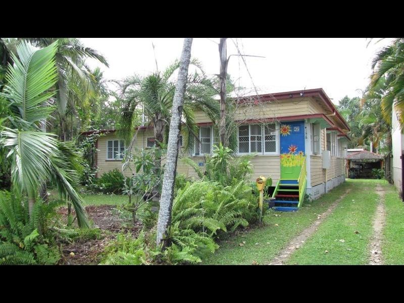 42 Lily Street, Cairns North QLD 4870
