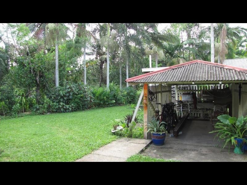 42 Lily Street, Cairns North QLD 4870