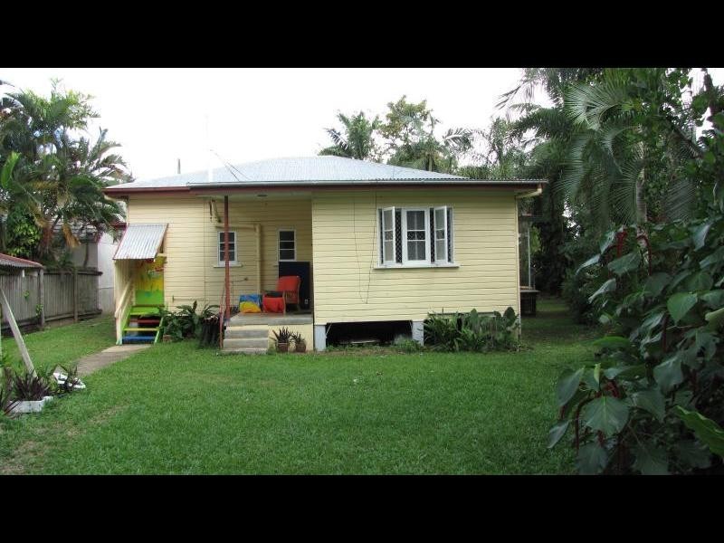 42 Lily Street, Cairns North QLD 4870