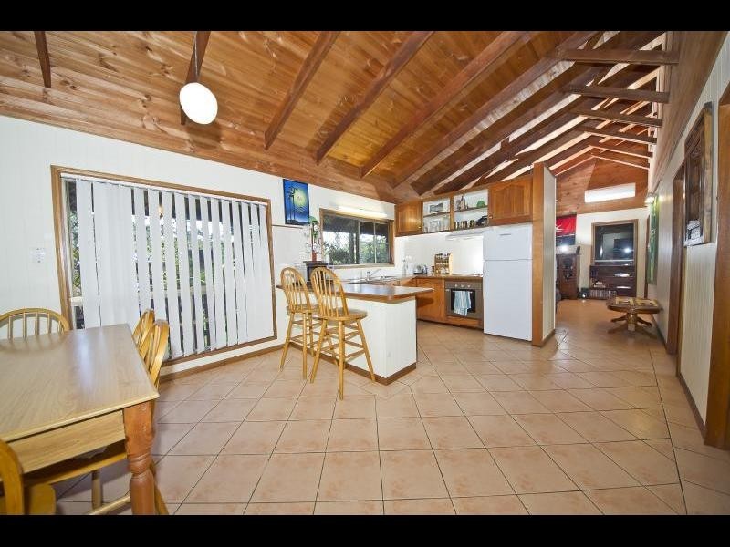 28 Shannon Drive, Woree QLD 4868