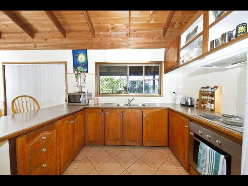 28 Shannon Drive, Woree QLD 4868