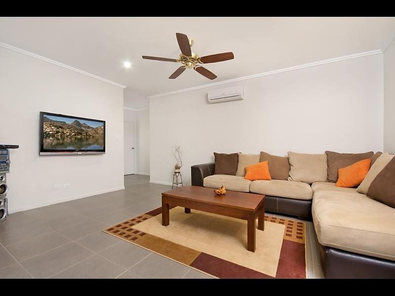 7 Kaban Grove, Trinity Park QLD 4879