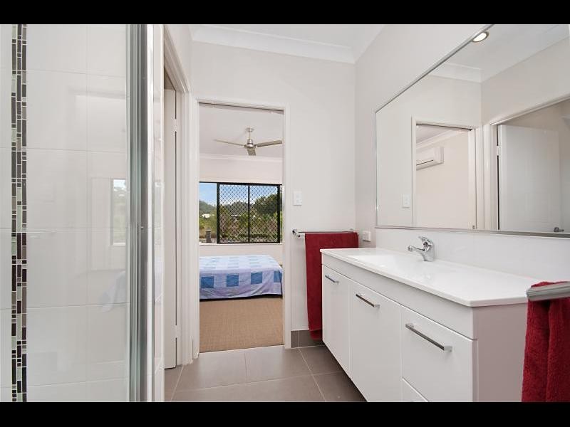 7 Kaban Grove, Trinity Park QLD 4879