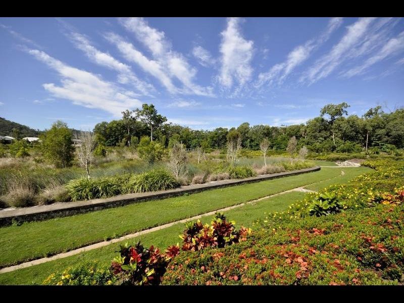 7 Kaban Grove, Trinity Park QLD 4879