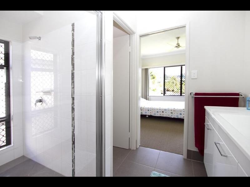 7 Kaban Grove, Trinity Park QLD 4879