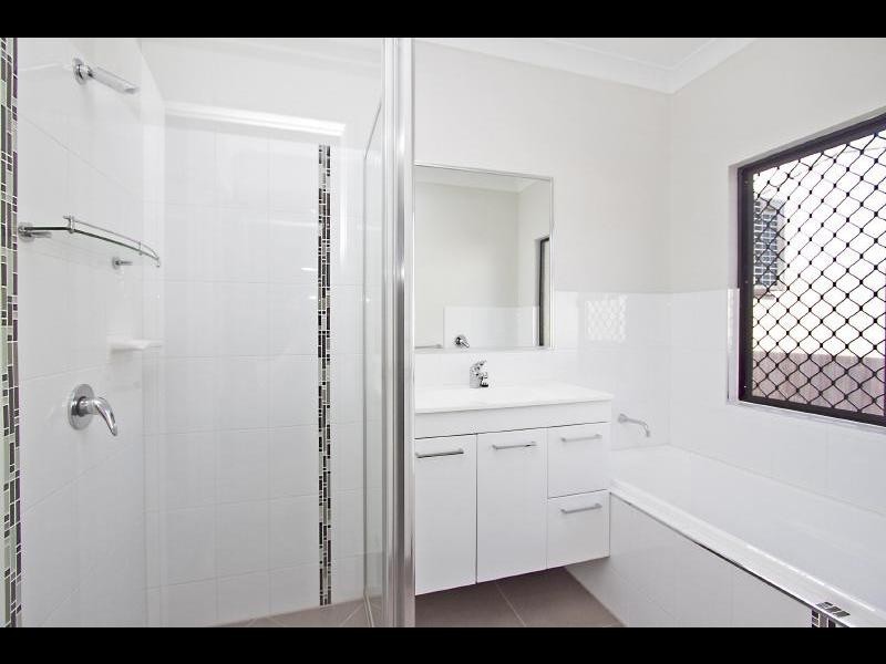 7 Kaban Grove, Trinity Park QLD 4879