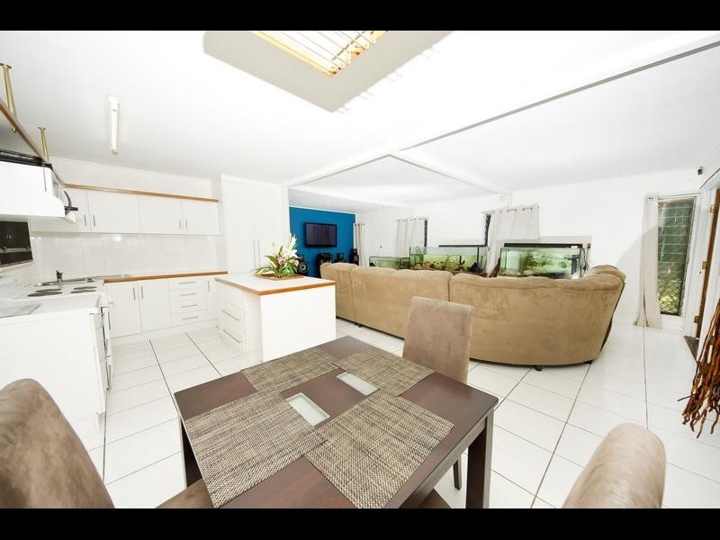 8 Dalton Street, Bungalow QLD 4870