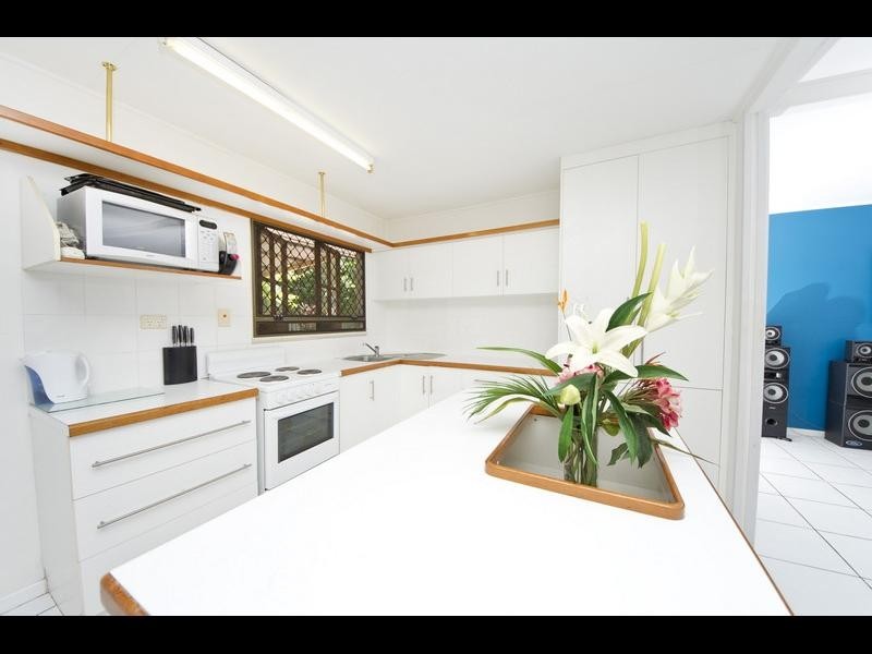 8 Dalton Street, Bungalow QLD 4870