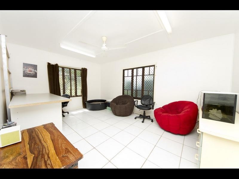 8 Dalton Street, Bungalow QLD 4870