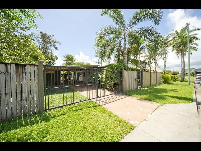 8 Dalton Street, Bungalow QLD 4870