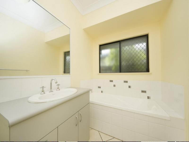 27 Cooya Street, Kewarra Beach QLD 4879