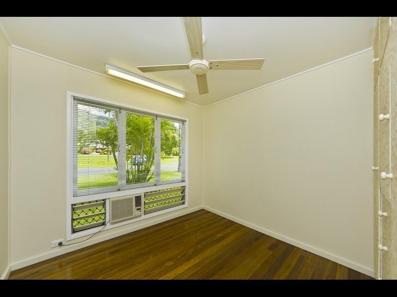 17 Kevin Street, Whitfield QLD 4870