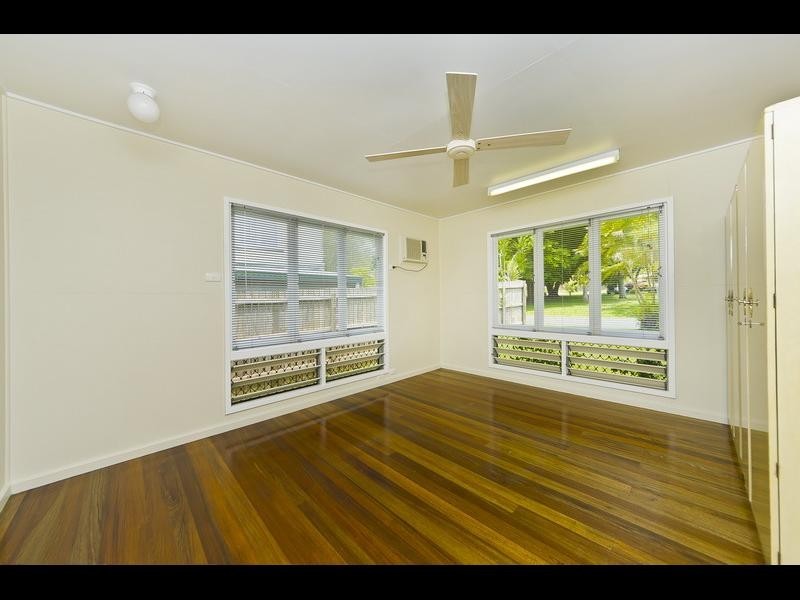 17 Kevin Street, Whitfield QLD 4870