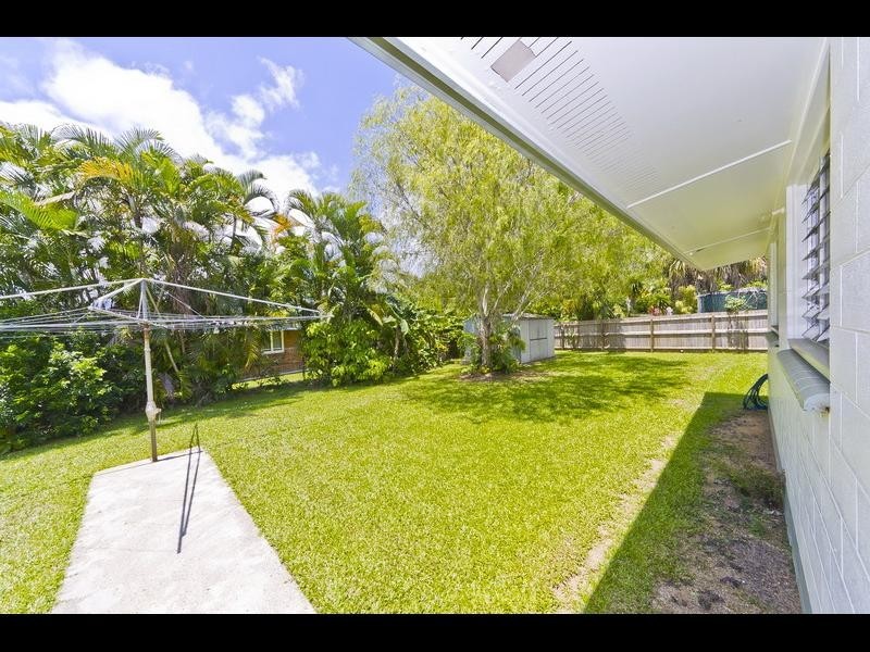 17 Kevin Street, Whitfield QLD 4870