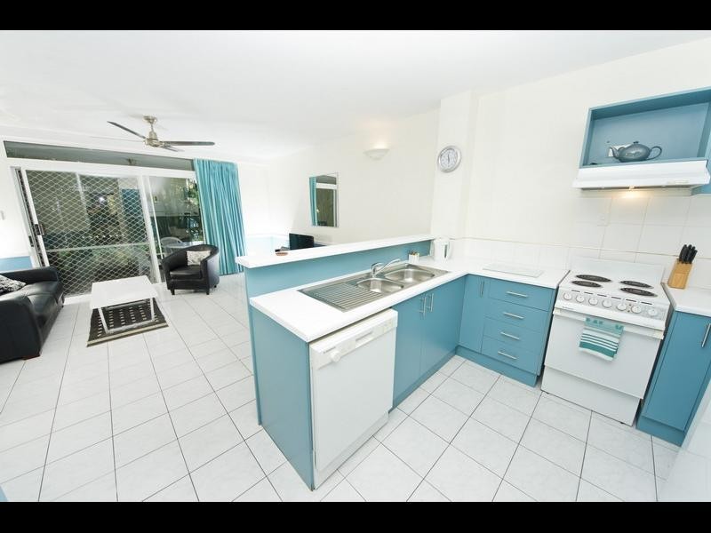 11/1-19 Poinciana Street, Holloways Beach QLD 4878