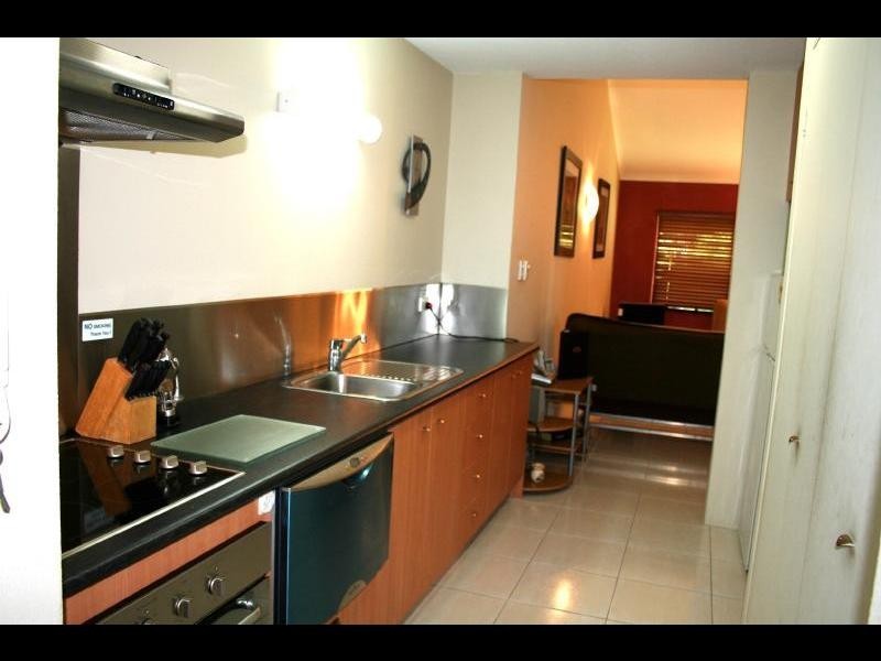 21/239 Lake Street, Cairns City QLD 4870