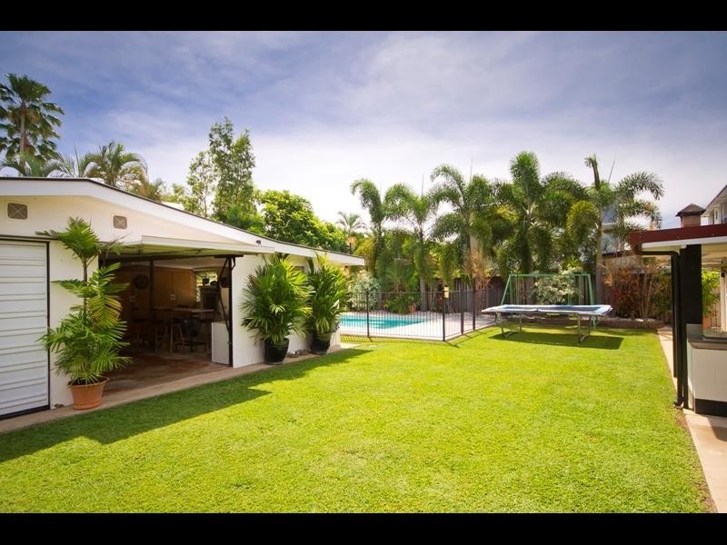 224 Mann Street, Westcourt QLD 4870