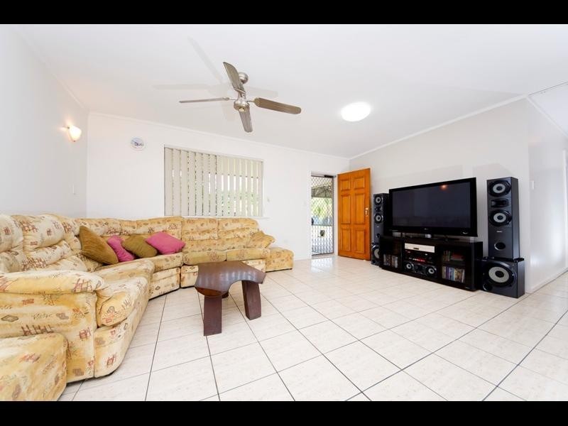 224 Mann Street, Westcourt QLD 4870