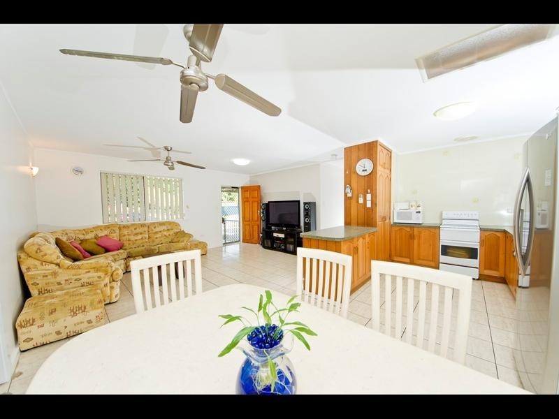 224 Mann Street, Westcourt QLD 4870