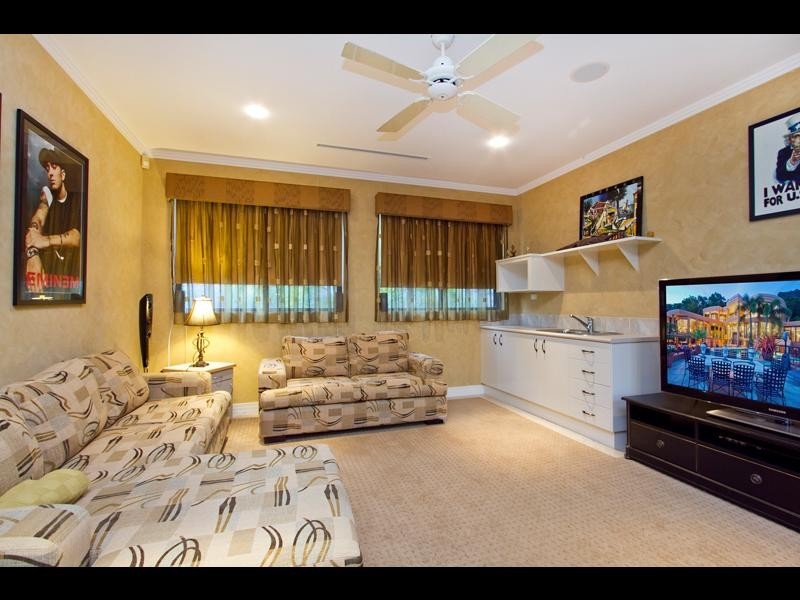 13 Knott Court – Whitfield, Cairns QLD 4870