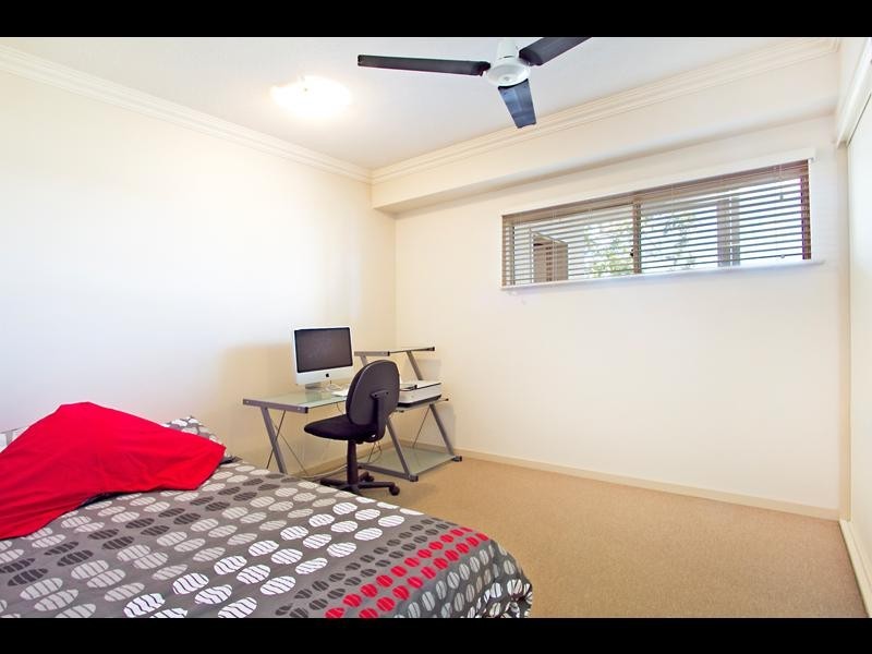 308/2 Centenary Close, Manoora QLD 4870