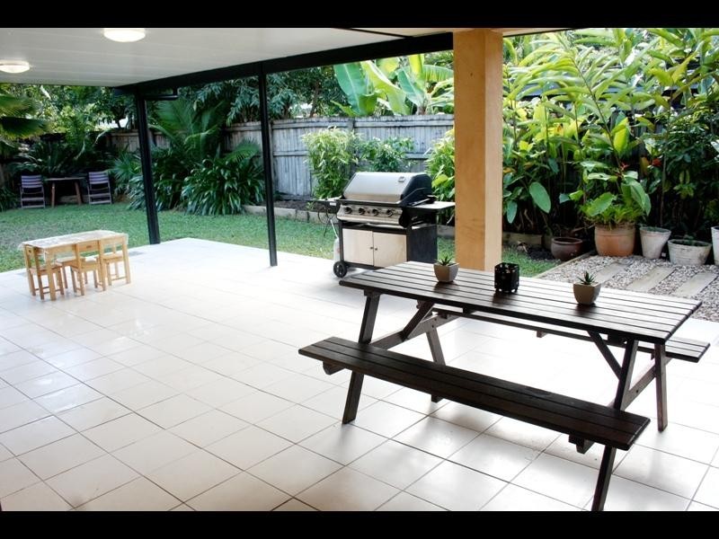 10 Jak Gee Close, Redlynch QLD 4870
