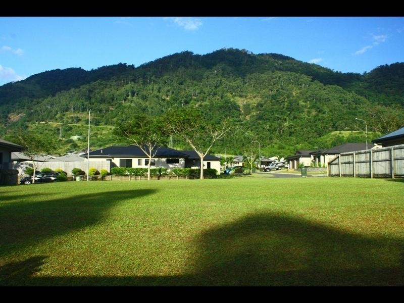 8 De Roma Close, Kanimbla QLD 4870