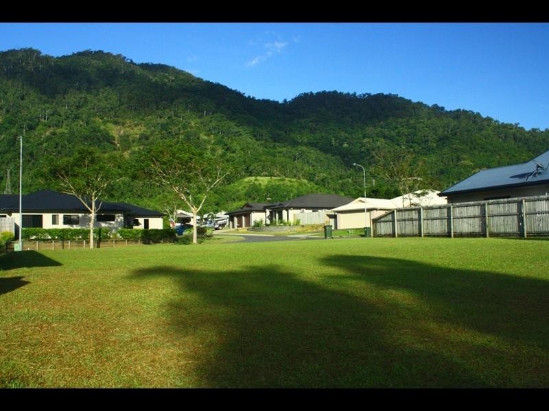 8 De Roma Close, Kanimbla QLD 4870