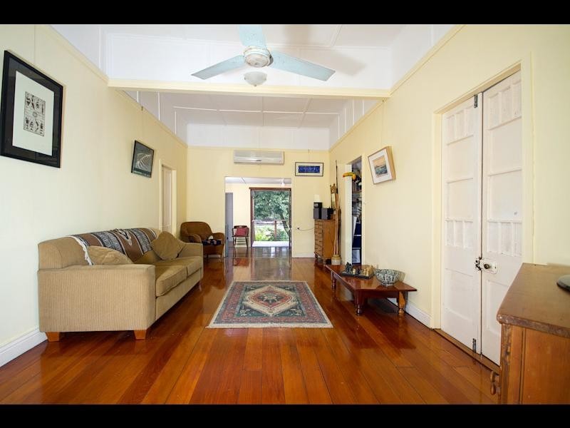 37 Cairns Street, Cairns North QLD 4870