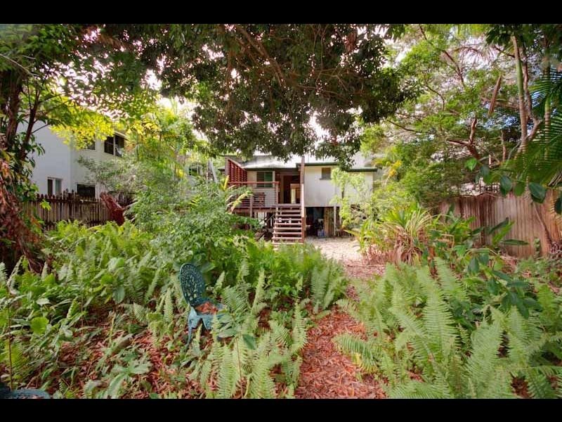 37 Cairns Street, Cairns North QLD 4870