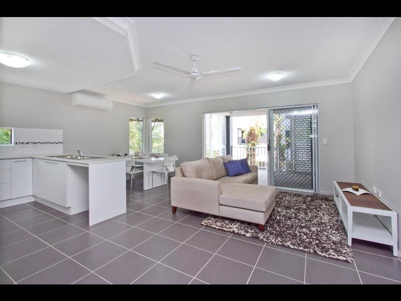 109 Callaghan Street, Mooroobool QLD 4870