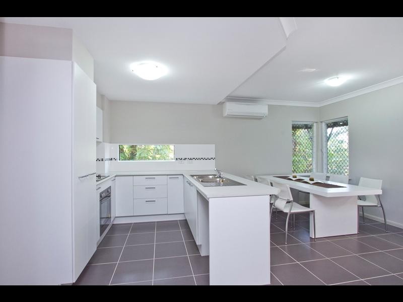 109 Callaghan Street, Mooroobool QLD 4870