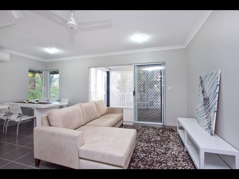 109 Callaghan Street, Mooroobool QLD 4870