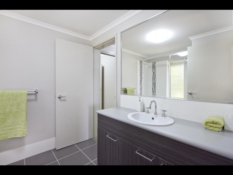 109 Callaghan Street, Mooroobool QLD 4870