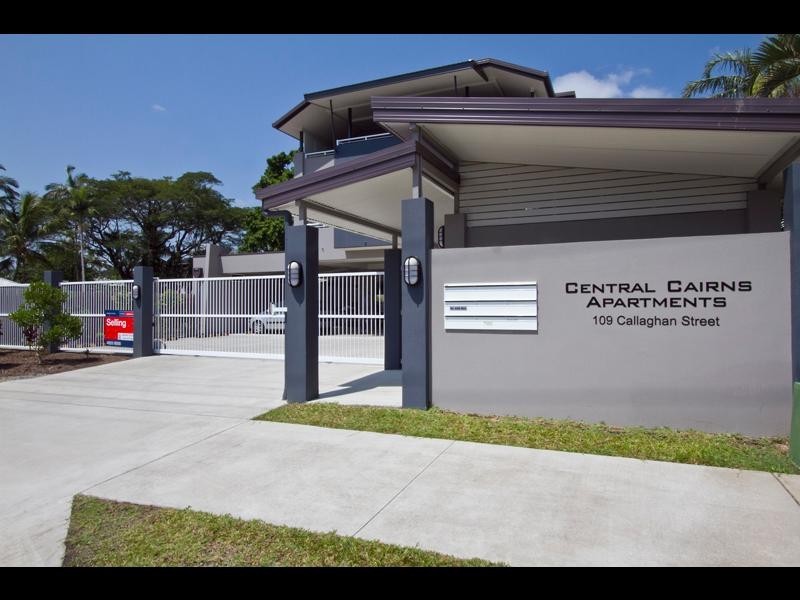 109 Callaghan Street, Mooroobool QLD 4870