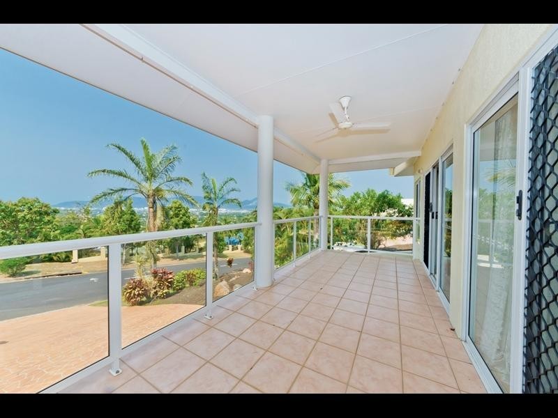 55 Summer Hill Drive, Mooroobool QLD 4870