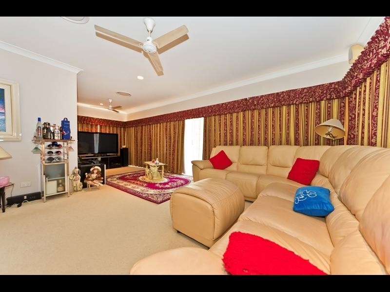 55 Summer Hill Drive, Mooroobool QLD 4870