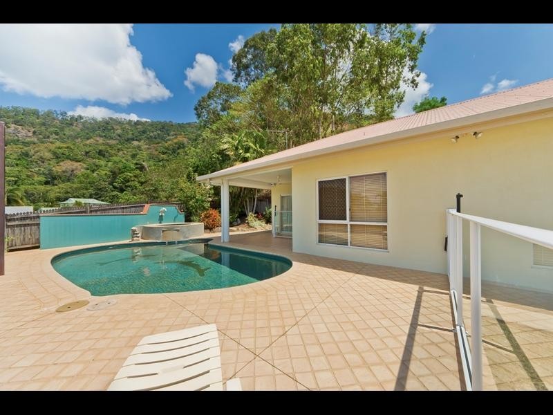 55 Summer Hill Drive, Mooroobool QLD 4870