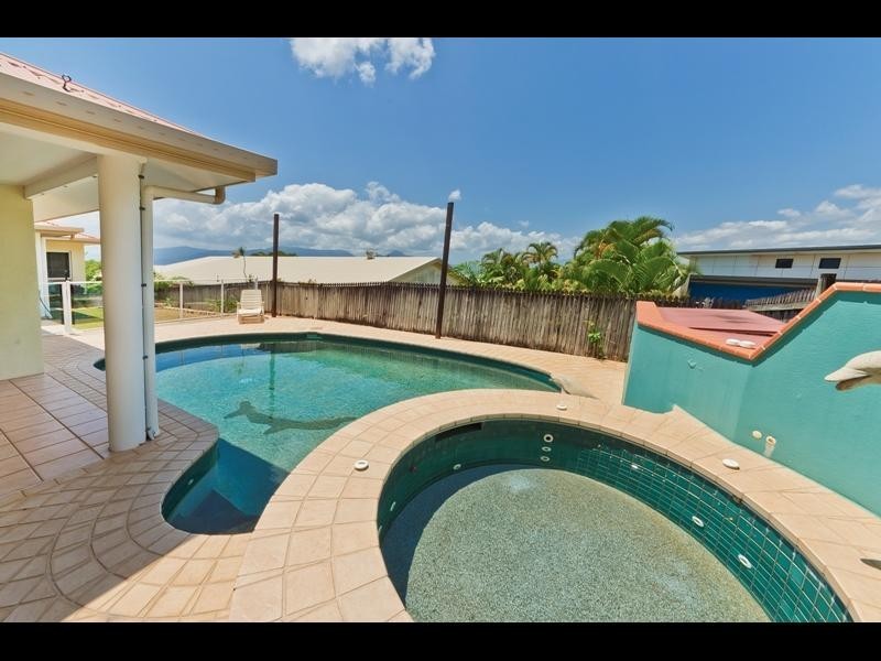 55 Summer Hill Drive, Mooroobool QLD 4870
