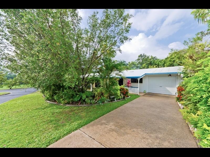 16 Caesar Close, Mooroobool QLD 4870