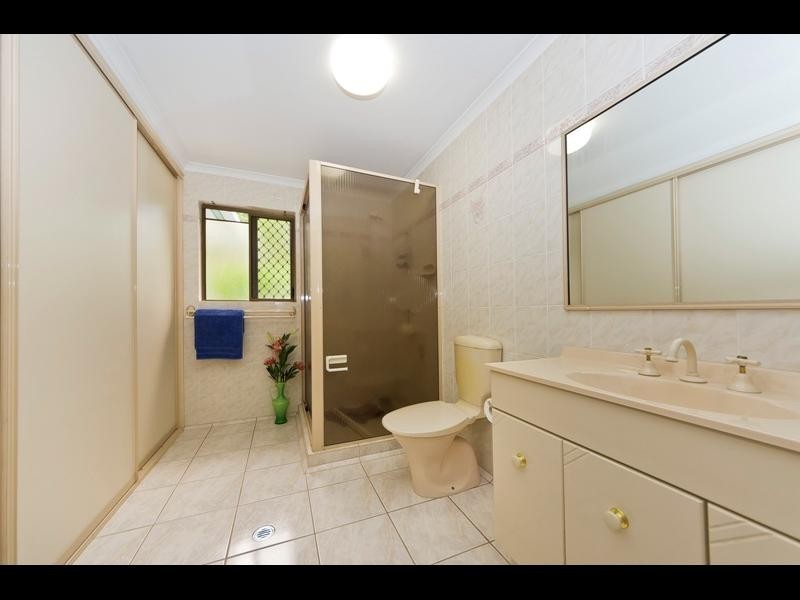 16 Caesar Close, Mooroobool QLD 4870