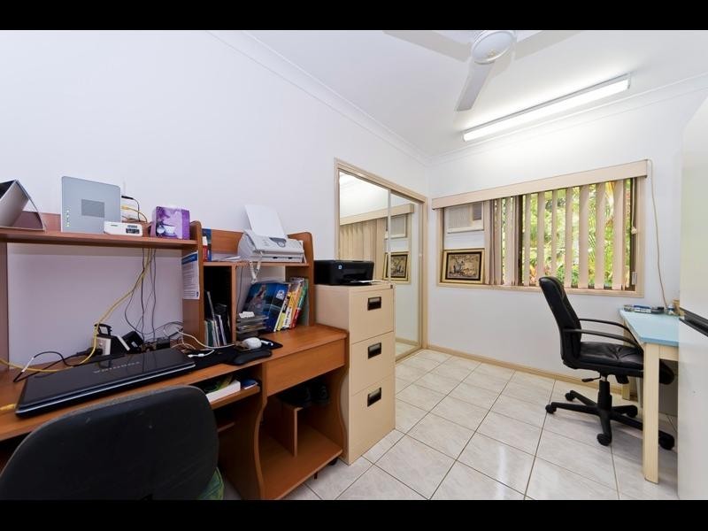 16 Caesar Close, Mooroobool QLD 4870