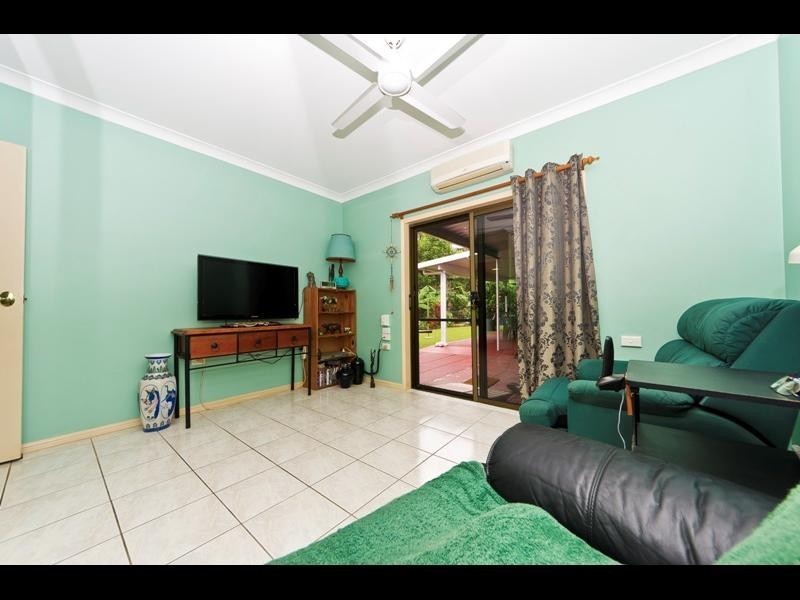 16 Caesar Close, Mooroobool QLD 4870