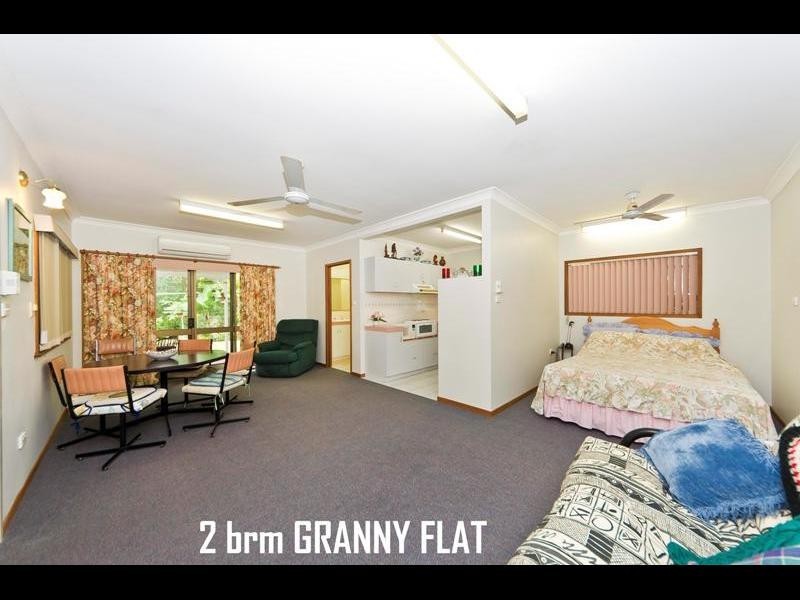 16 Caesar Close, Mooroobool QLD 4870